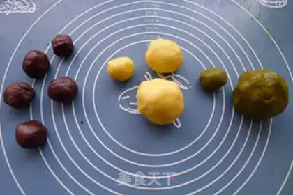 Make Panda crackers step 7