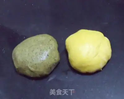 Make Pumpkin black and sesame buns step 4