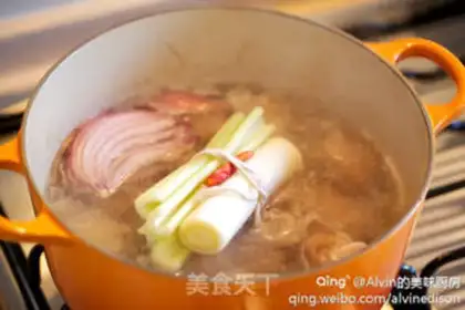 Make A pot of pigs