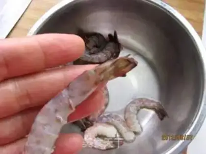 Make Shrimp balls with eggplant juice step 5