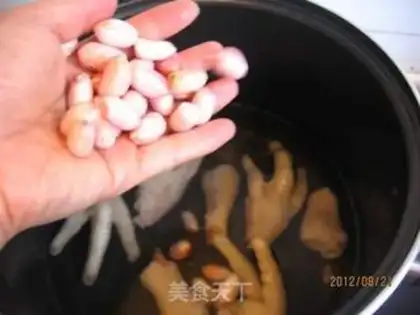 Make Peanut stew chicken claws step 6