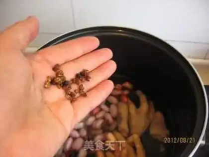 Make Peanut stew chicken claws step 8