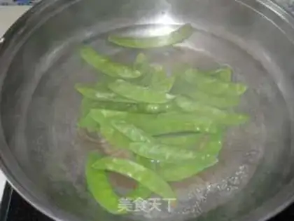 Make Beef fried Dutch beans step 3