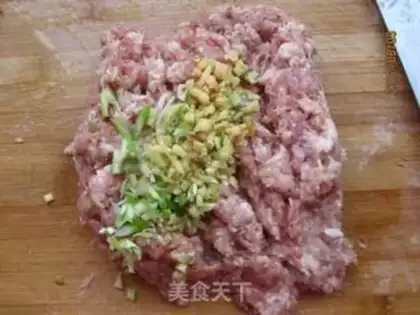 Make Tied pepper meat box step 3