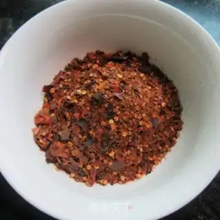 Make Homemade pepper oil step 0
