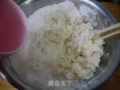 Make Old Beijing chicken roll step 1