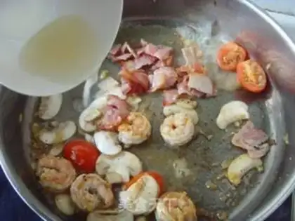 Make Smoky fish noodles step 7