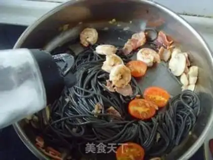 Make Smoky fish noodles step 9