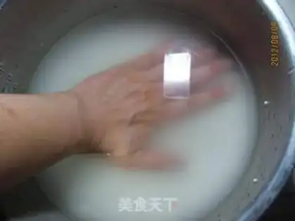 Make Rose bean saliva step 0