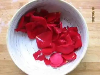 Make Rose bean saliva step 2