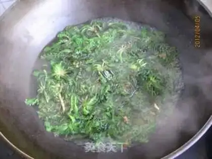 Make An egg roll step 1