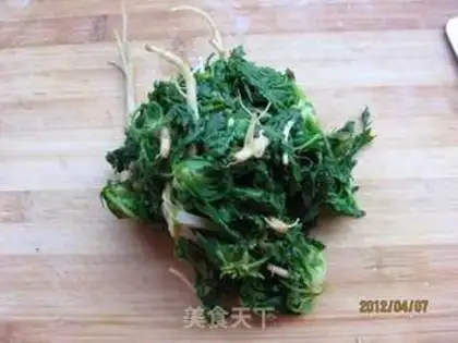 Make An egg roll step 3