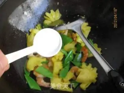 Make Pineapple Dutch shrimp step 8