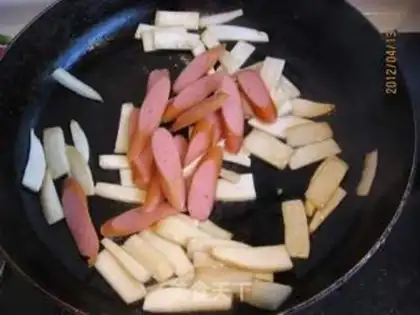Make Dutch bean fried almond mushrooms step 3