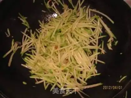Make Flowers and radish step 4