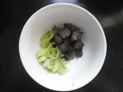 Make Sea cucumber eggs step 1