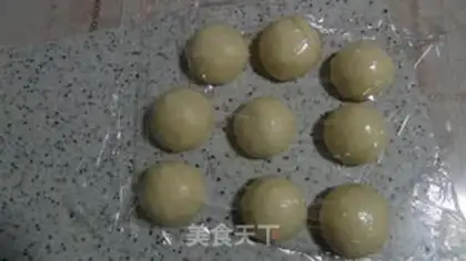 Make raisin rolls step 5