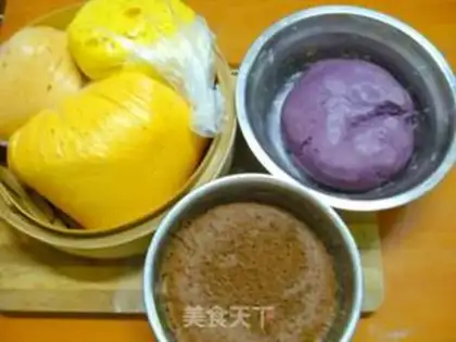 Make Five-coloured buns step 1