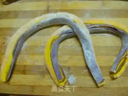 Make Five-coloured buns step 5