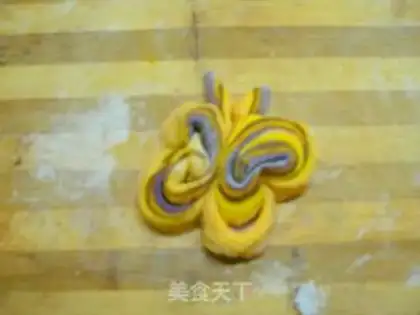 Make Five-coloured buns step 10