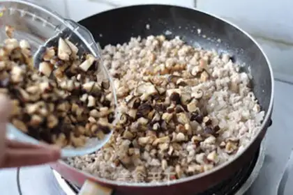 Make Frozen meat sauce step 12