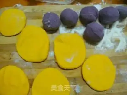Make Five-coloured buns step 11