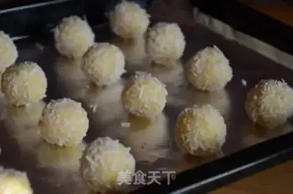 Make Gold coconut ball step 7