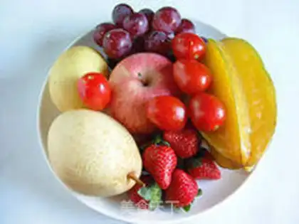 Make A hot pot of beauty fruit tea step 1