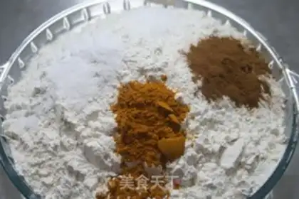 Make Christmas gingerbread house step 7