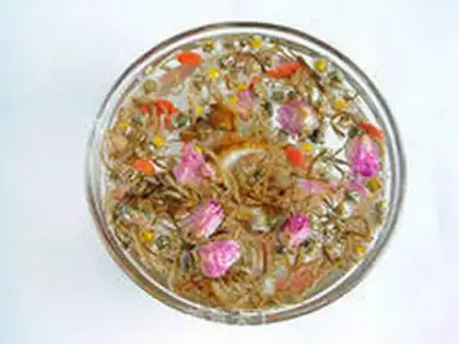 Make A hot pot of beauty fruit tea step 13