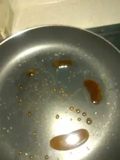 Make Caramel milk tea step 1