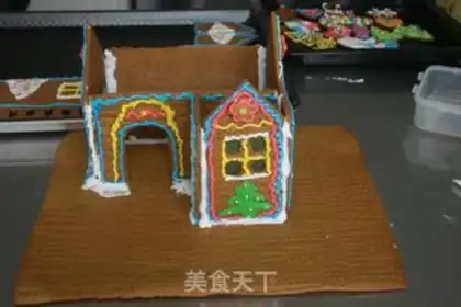 Make Christmas gingerbread house step 20