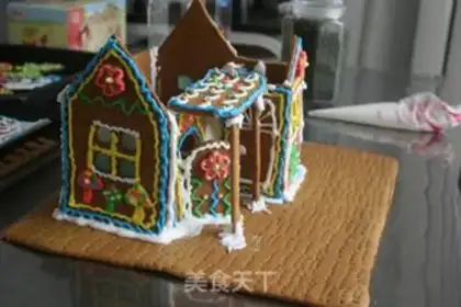 Make Christmas gingerbread house step 23