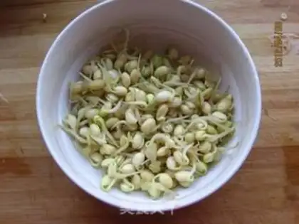 Make Soybean sprouts and soy dry step 1
