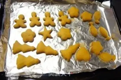 Make Birthday Gingerbread House step 11