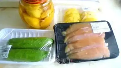 Make Pineapple cucumber fried chicken step 0