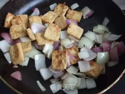 Make Onion fried tofu step 5
