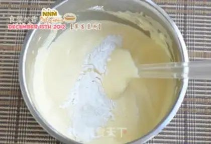 Make Strawberry mousse cake step 5