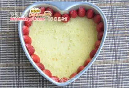 Make Strawberry mousse cake step 15