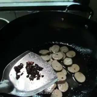 Make Red burning fish mud step 1