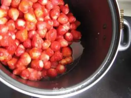 Make Homemade strawberry sauce step 3