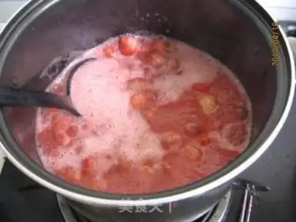 Make Homemade strawberry sauce step 4