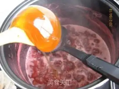 Make Homemade strawberry sauce step 6