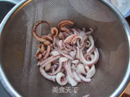 Make Korean hot octopus noodles step 1