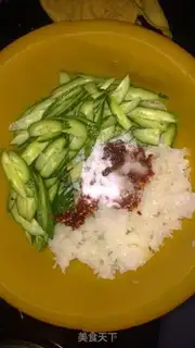 Make A cucumber with silver ears step 2