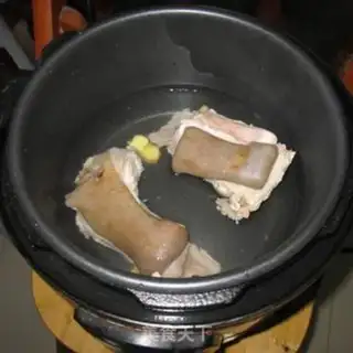 Make Lamb radish dry pot step 1