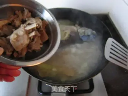 Make Sheep chop-fish soup step 13