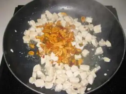 Make Spicy peanut fried chicken step 4