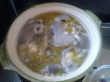 Make Red-tree chicken soup step 1