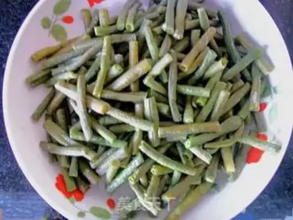 Make Garlic beans step 0